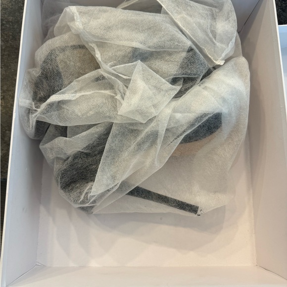 Amina Abdul Jillil black suede bow heels size 8 - Picture 7 of 7